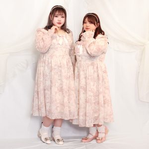 大きいサイズの可愛い♡桜色のリボン長袖ワンピース（3L/5L)/Taberunosky（タベルノスキー）
