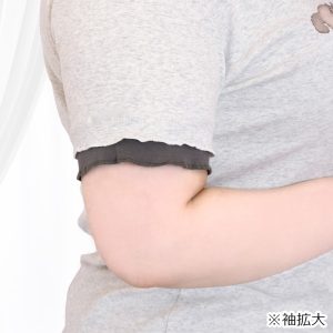 大きいサイズ ねこさんの女児風Tシャツ（3L/4L/5L）/Taberunosky（タベルノスキー）商品写真　袖口の拡大
